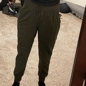 Lululemon size 6 Dance Studio Joggers